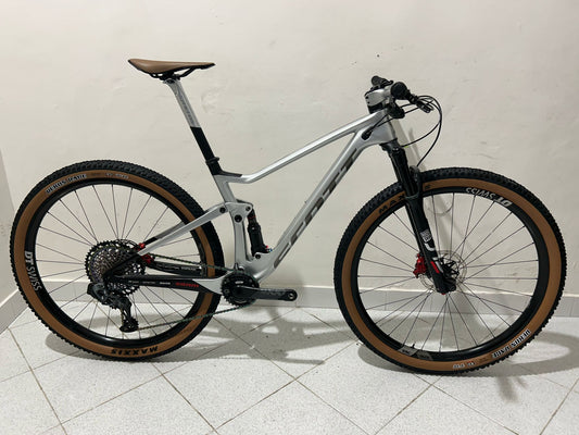 Scott Spark RC Edição Limitada "N1NO Schurter" Tamanho M - Usado